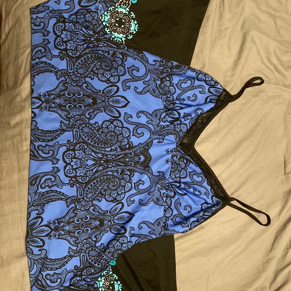 Blue detailed night gown.